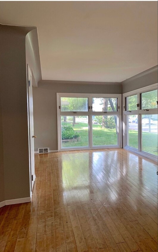 Primary Photo - 4 bedroom Home in Minneapolis!