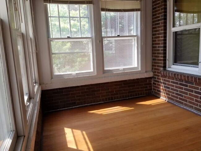 Enclosed Patio - 1019 7th Ave N