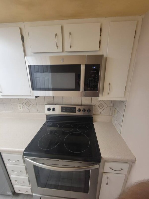 Foto del edificio - 5251 Vineland Rd