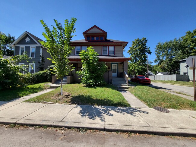 Building Photo - 856 N Tacoma Ave