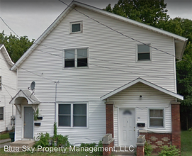 Building Photo - 904 W Main St