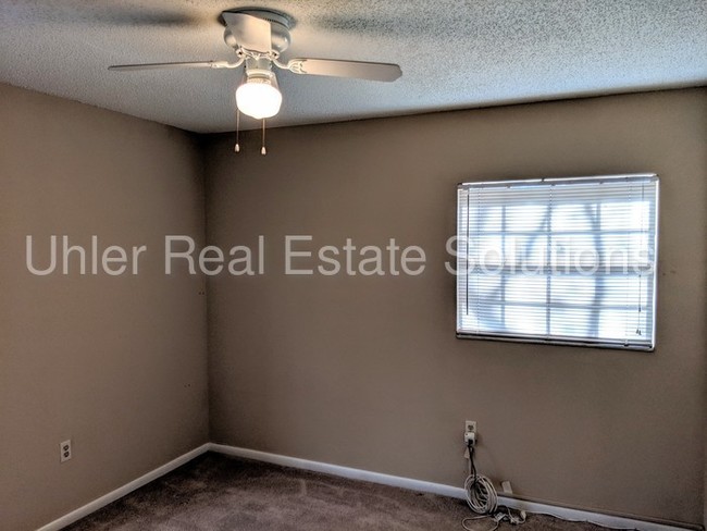 Building Photo - Great 2/2 Condo at Ashford Green