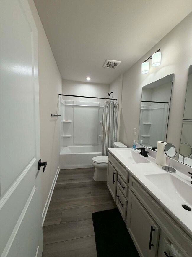 Foto del edificio - 795 Goodland Cir NW