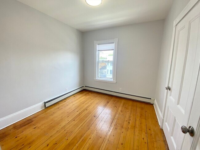 Building Photo - 108 Beacon St