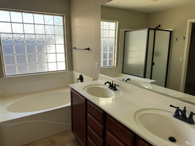 Foto del edificio - Skyline Ranch home