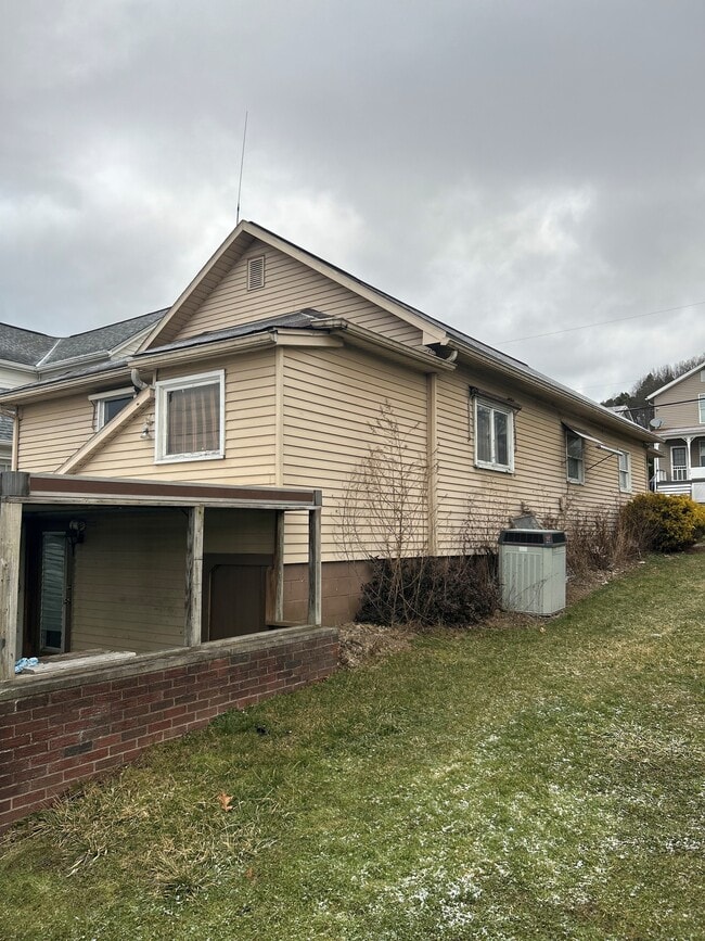 Foto del edificio - 218 Central Ave