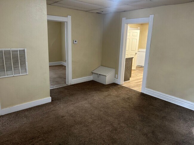 Foto del edificio - 2341 Caledonia St