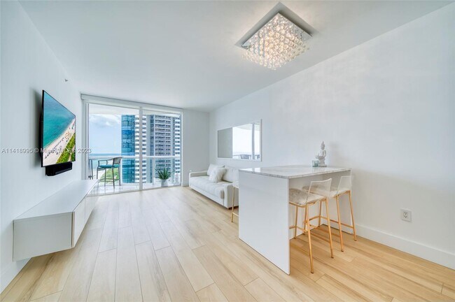 Building Photo - 6365 Collins Ave