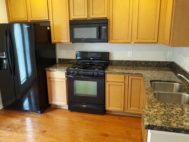 Building Photo - 305 Dove Cottage Ln
