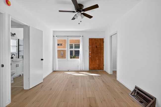 Foto del edificio - 3312 2nd St