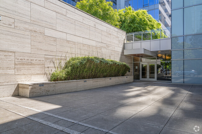 Entrance - The Metropolitan Condos