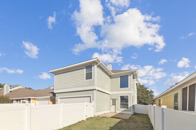 Building Photo - 1414 Kingston Pl