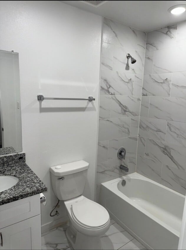 Building Photo - 9403 Madera Rd