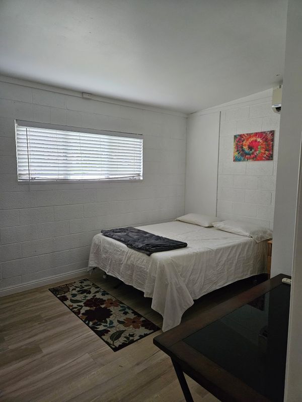 Foto del edificio - 11446 Starlight Ave