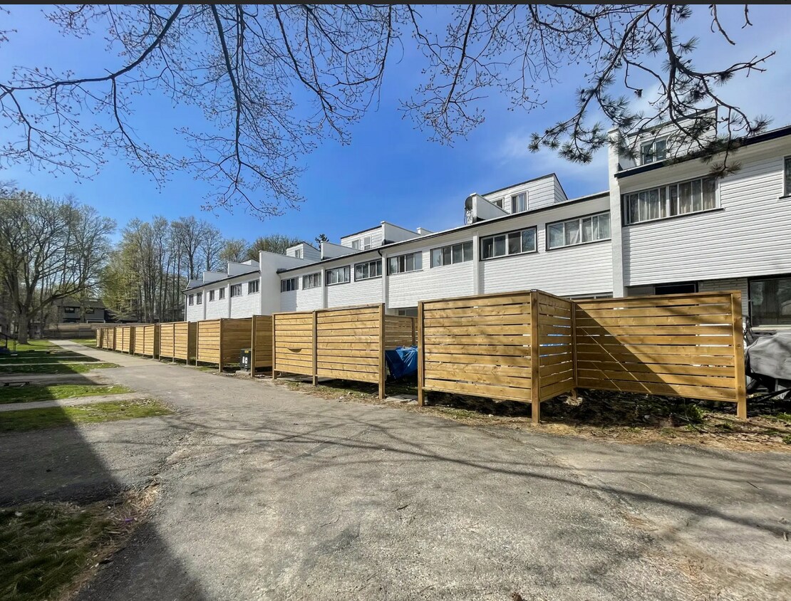 Photo du bâtiment - Sunnydale Towns