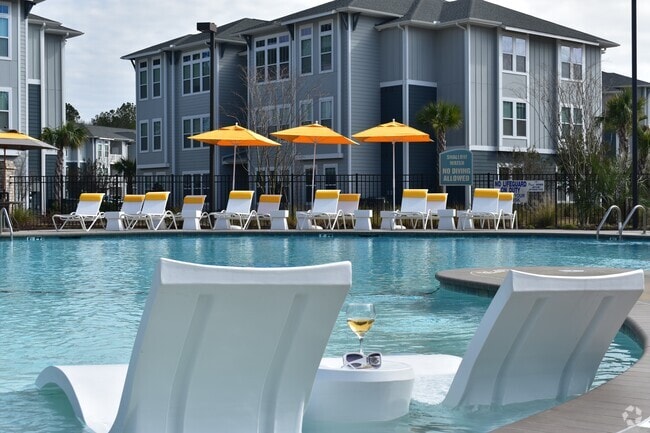 Building Photo - The Veranda at Market Commons