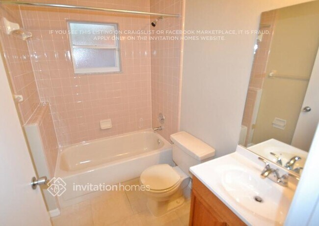 Building Photo - 711 Swan Way