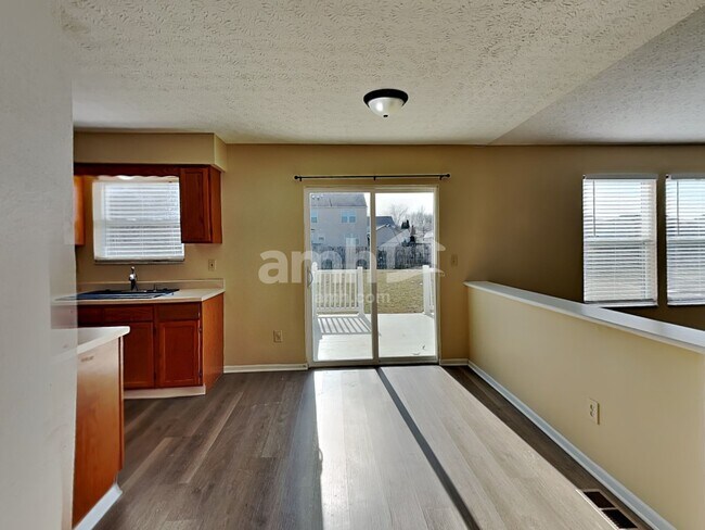 Foto del edificio - 15 E Woodfield