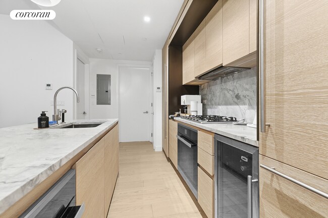 Foto del edificio - 215 W 28th St
