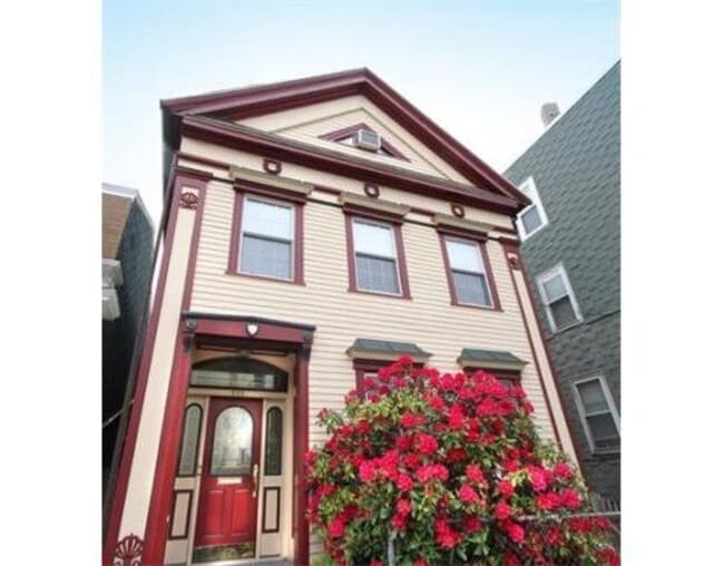 Building Photo - 249 Emerson St