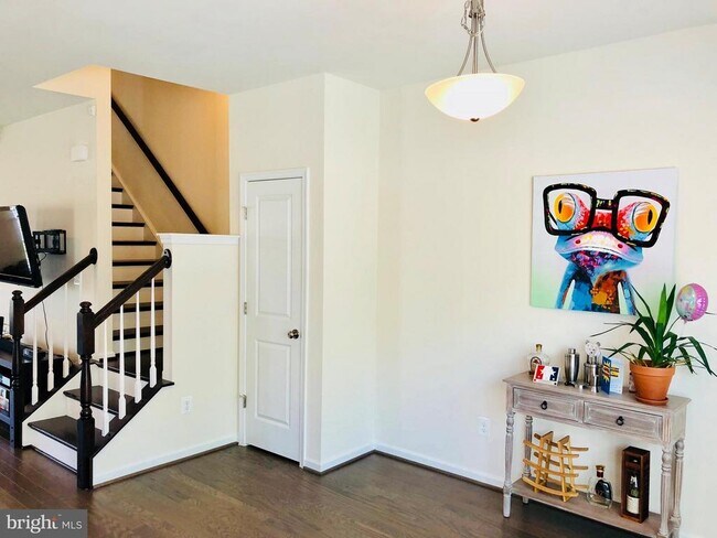 Foto del edificio - 460 Coneflower Ln