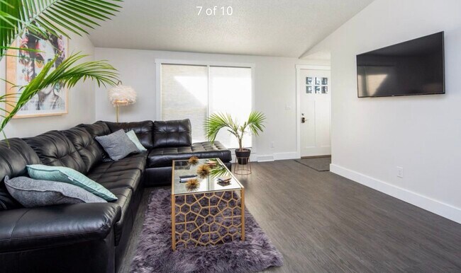 Foto del edificio - 3358 Rennie St