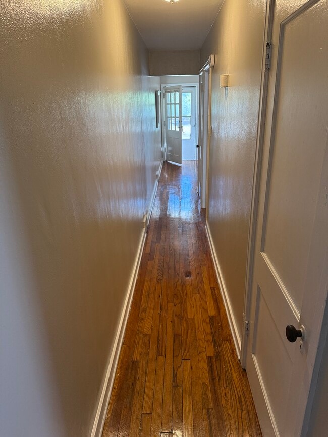Building Photo - 309.5 S Van Doren St