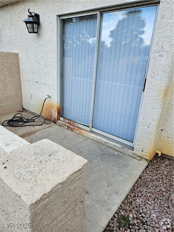 Building Photo - 6929 Oyster Shell Dr