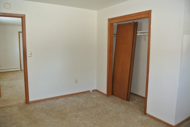 Building Photo - 716 4th St SW