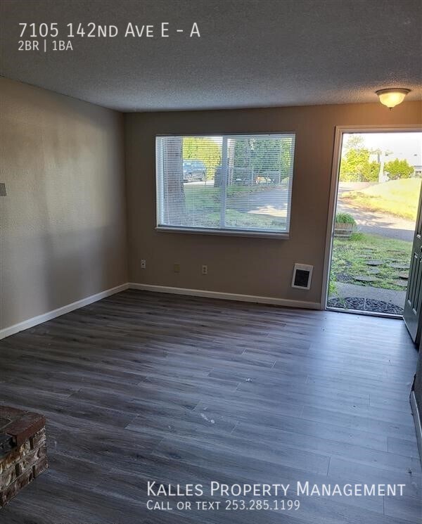 Foto del edificio - Cute 2 bed 1 bath Tri-Plex in Sumner