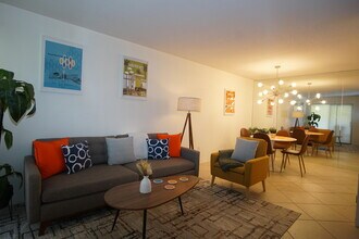 Building Photo - 2801 Los Felices Cir E