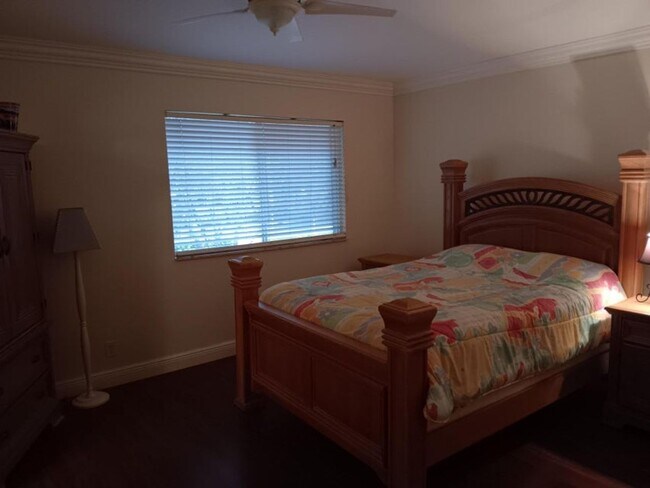 Building Photo - 4983 Pinemore Ln