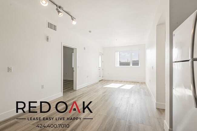 Foto del edificio - 5837 W Sunset Blvd