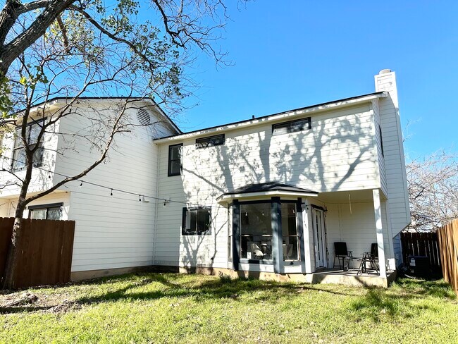 Foto del edificio - 2623 Gwendolyn Ln