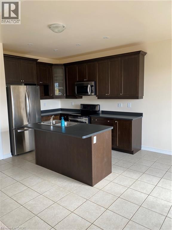 Building Photo - 90 Macbean Cres