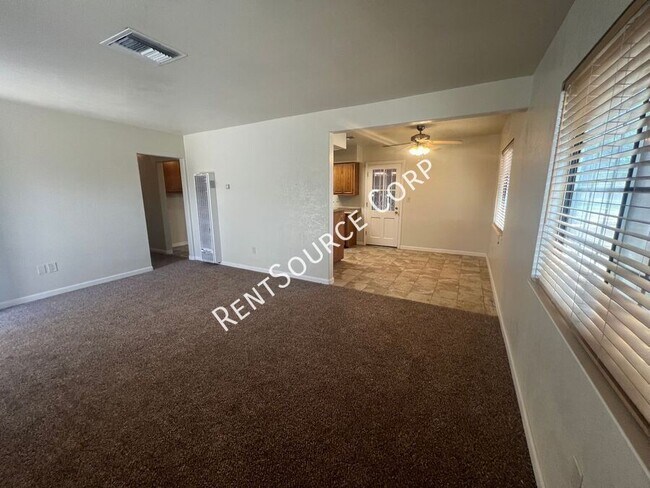 Foto del edificio - 36854 Hayward Ave