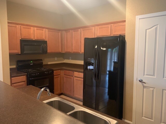 Foto del edificio - For Rent