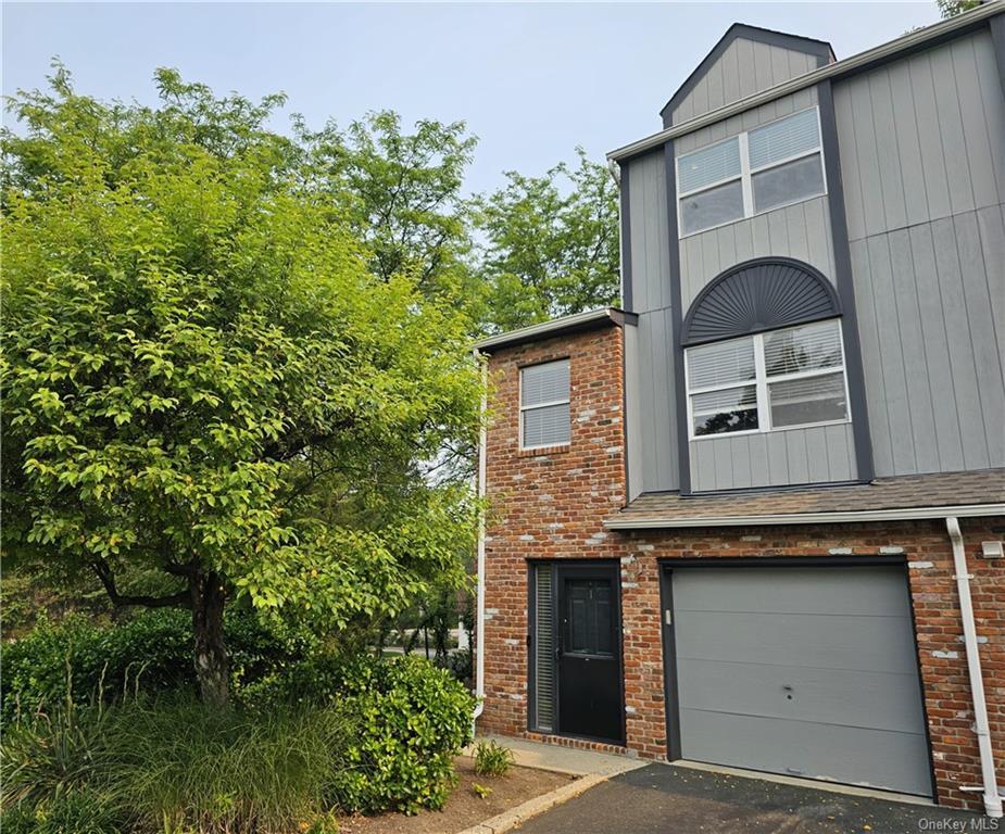 Foto principal - 1 Kensington Ct