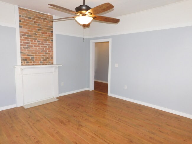 LIVING ROOM - 1011 Morning Glory Ave