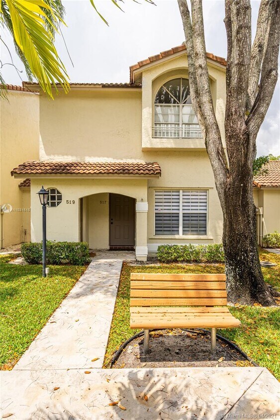 Foto principal - 517 NW 108th Terrace