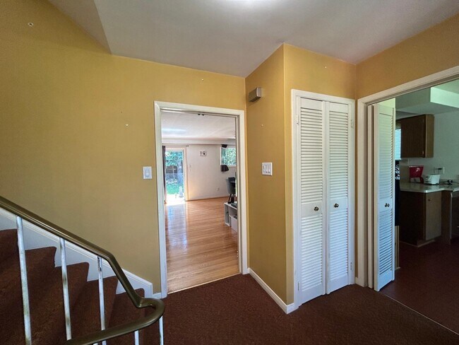 Building Photo - 2390 Speyside Dr