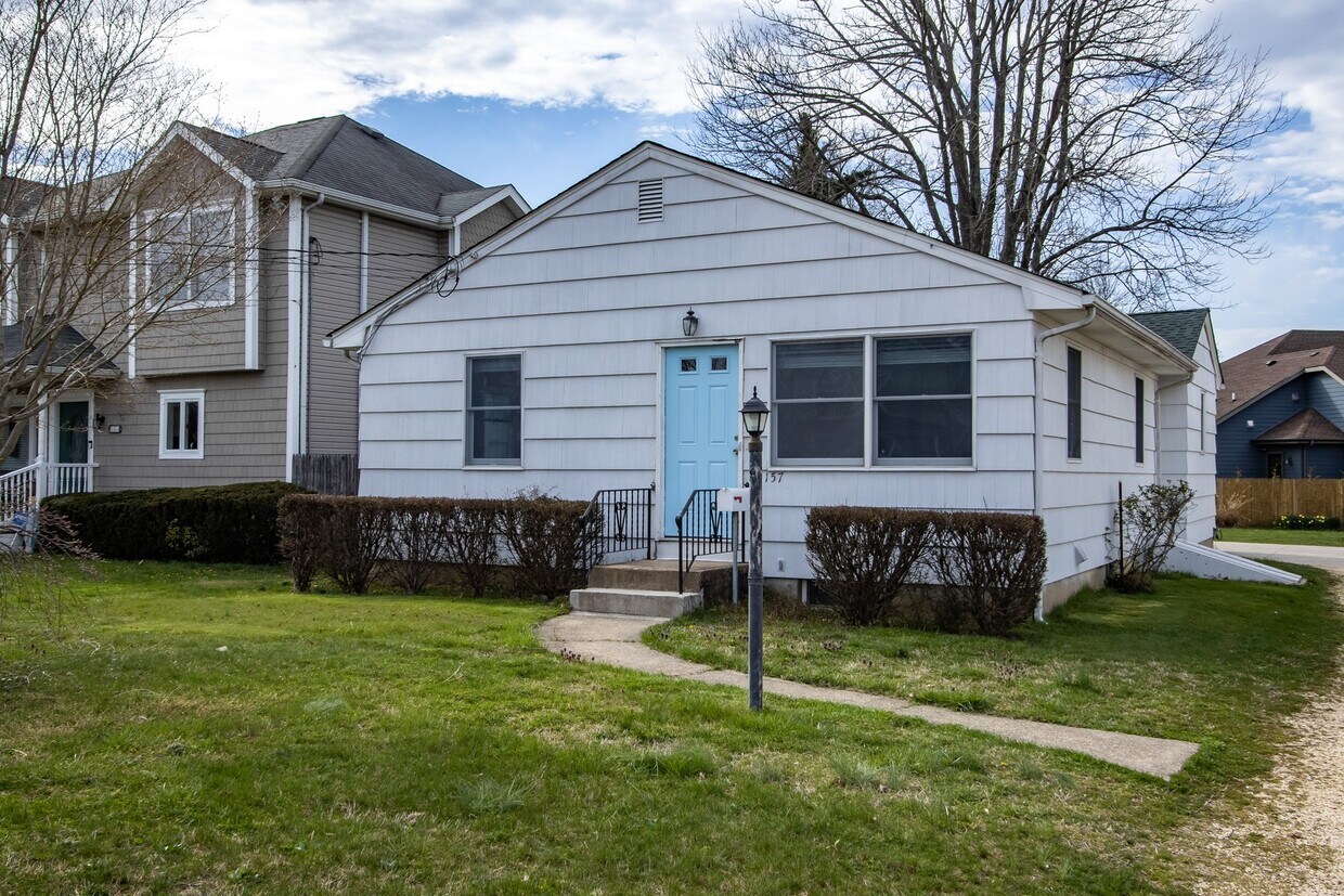 Primary Photo - 157 Rumson Rd