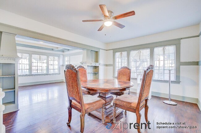 Foto del edificio - 958 W 42nd Pl