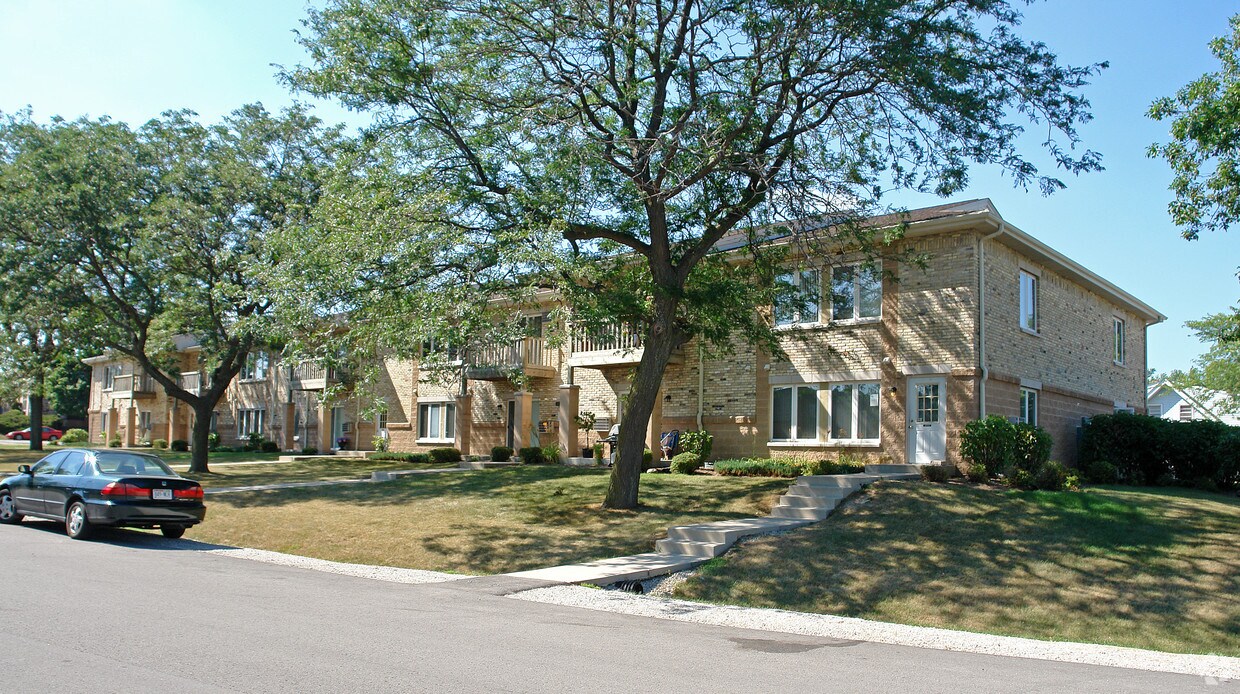 BISCAYNE APARTMENTS Apartments in Racine, WI
