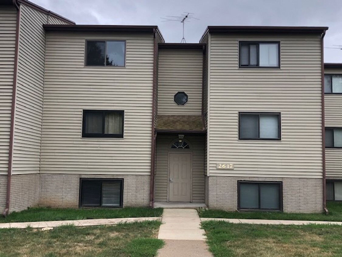 Primary Photo - 1 Bdrm 1 bath condo on the west side of Io...