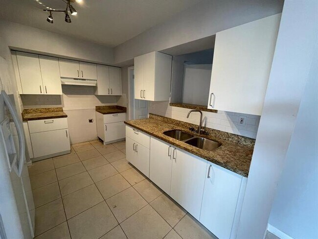 Foto del edificio - 4701 NW 13th Ct