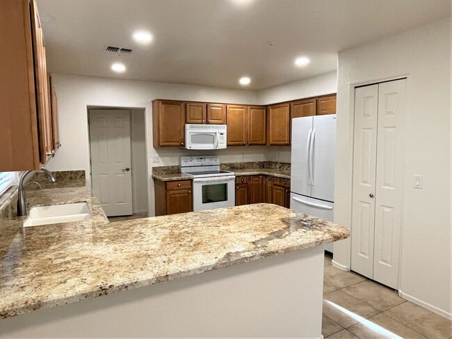 Building Photo - 7650 E Williams Dr