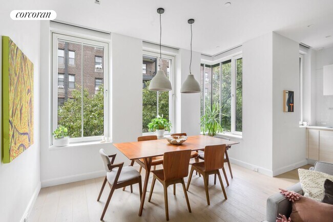 Building Photo - 242 W 22nd St