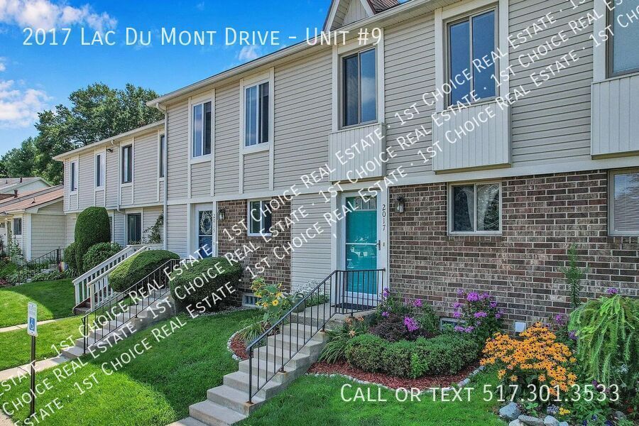 Primary Photo - Lovely 2-BDR 2.5-BTH Condo on the Golf Cou...