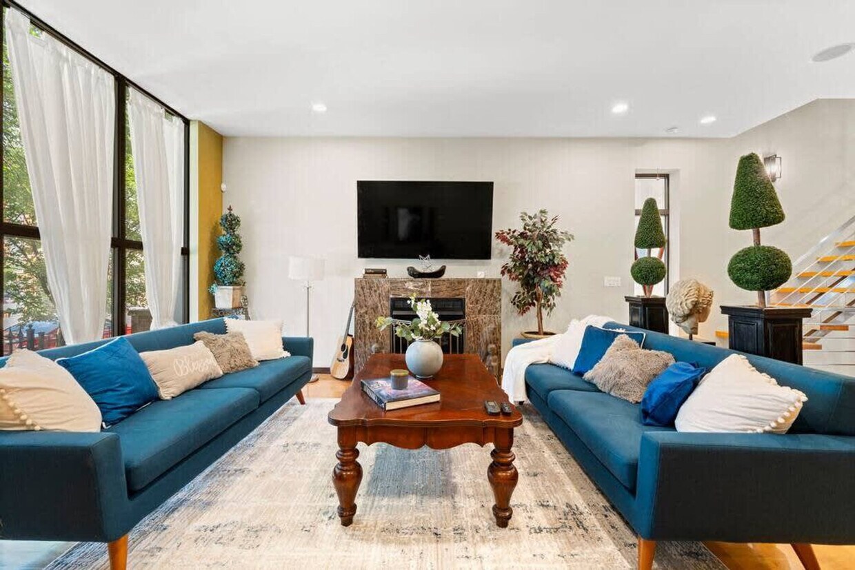 Foto principal - 2031 W Coulter St